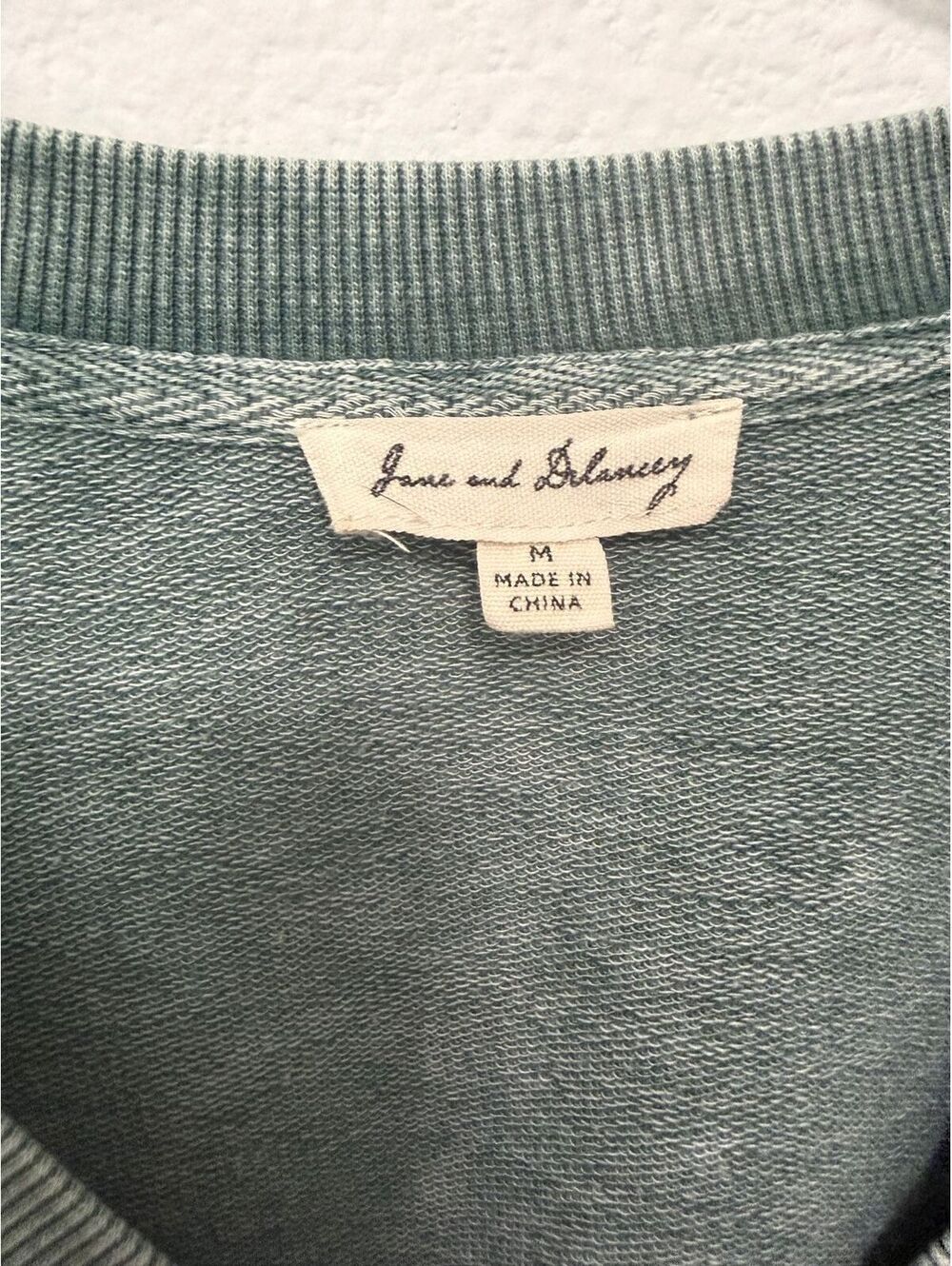 Jane and Delancey Long Sleeve V-Neck Sage Green Pullover Sweatshirt Size M - Picture 5 of 7
